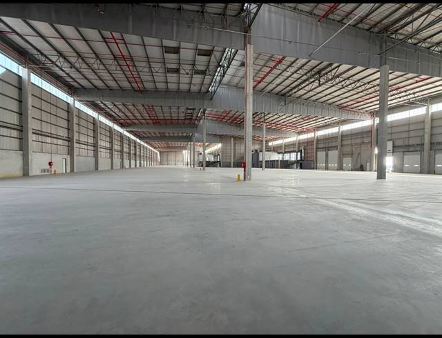 13,000M² WAREHOUSE TO LET IN LOUWLARDIA